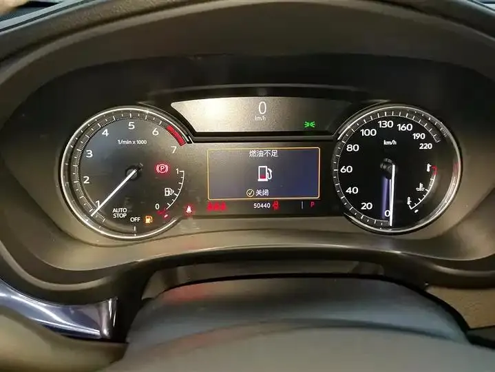 Cadillac XT4 2023 28T Two-Drive Fashion Type 13