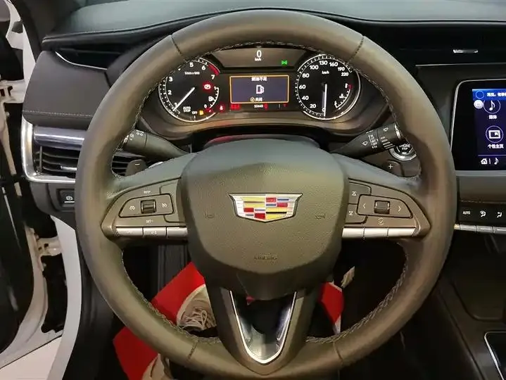 Cadillac XT4 2023 28T Two-Drive Fashion Type 14