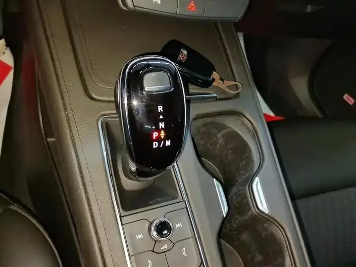 Cadillac XT4 2023 28T Two-Drive Fashion Type 15