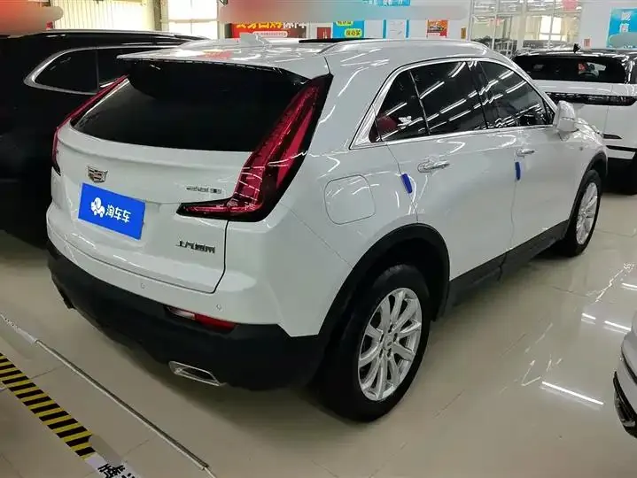 Cadillac XT4 2023 28T Two-Drive Fashion Type 3