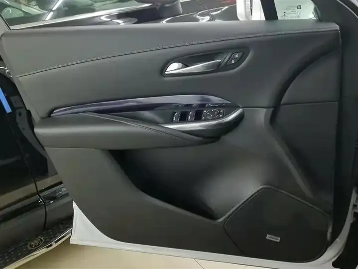 Cadillac XT4 2023 28T Two-Drive Fashion Type 6