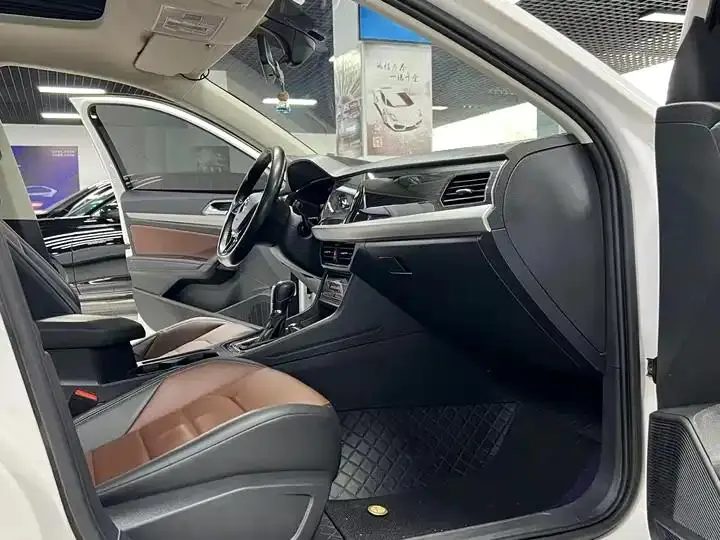 Lavida 2021 280TSI DSG Deluxe Edition 12