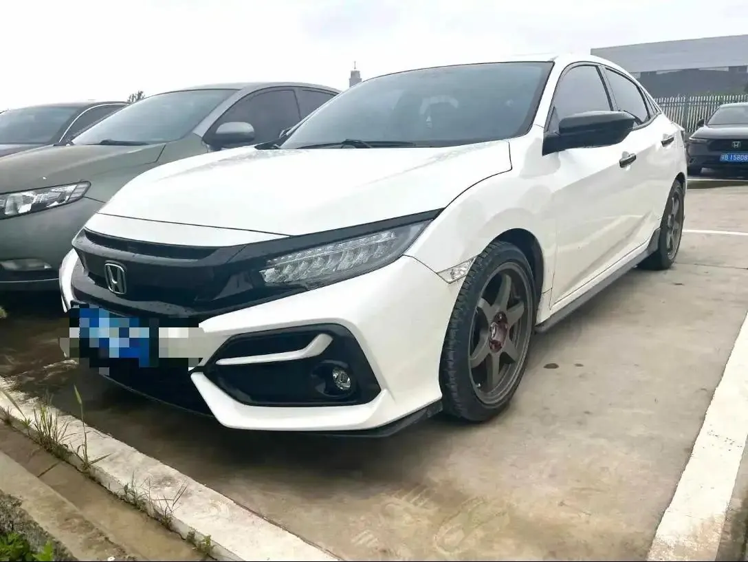 Открыть галерею: Civic 2021 HATCHBACK 220TURBO CVT Trendy & Cool Edition