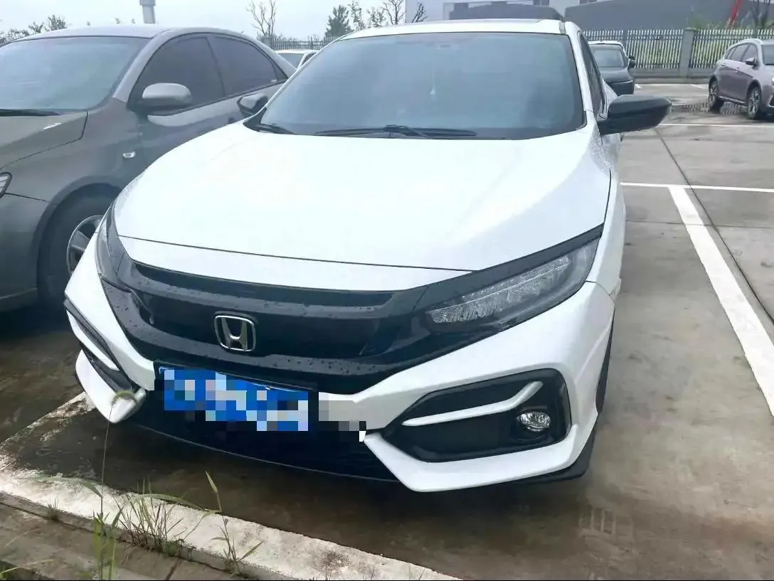 Civic 2021 HATCHBACK 220TURBO CVT Trendy & Cool Edition 2