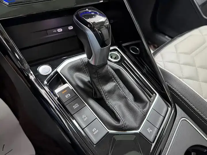 Tan Yue 2023 330TSI Two-Drive R-Line High Energy Edition 22