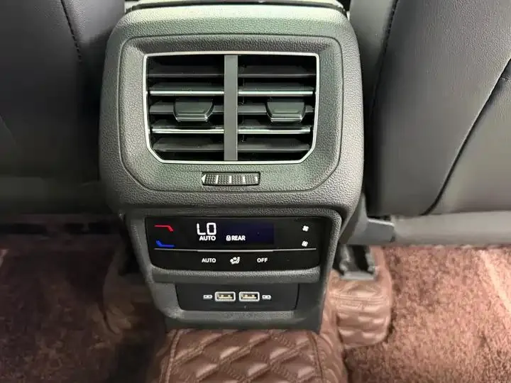 Tan Yue 2023 330TSI Two-Drive R-Line High Energy Edition 7