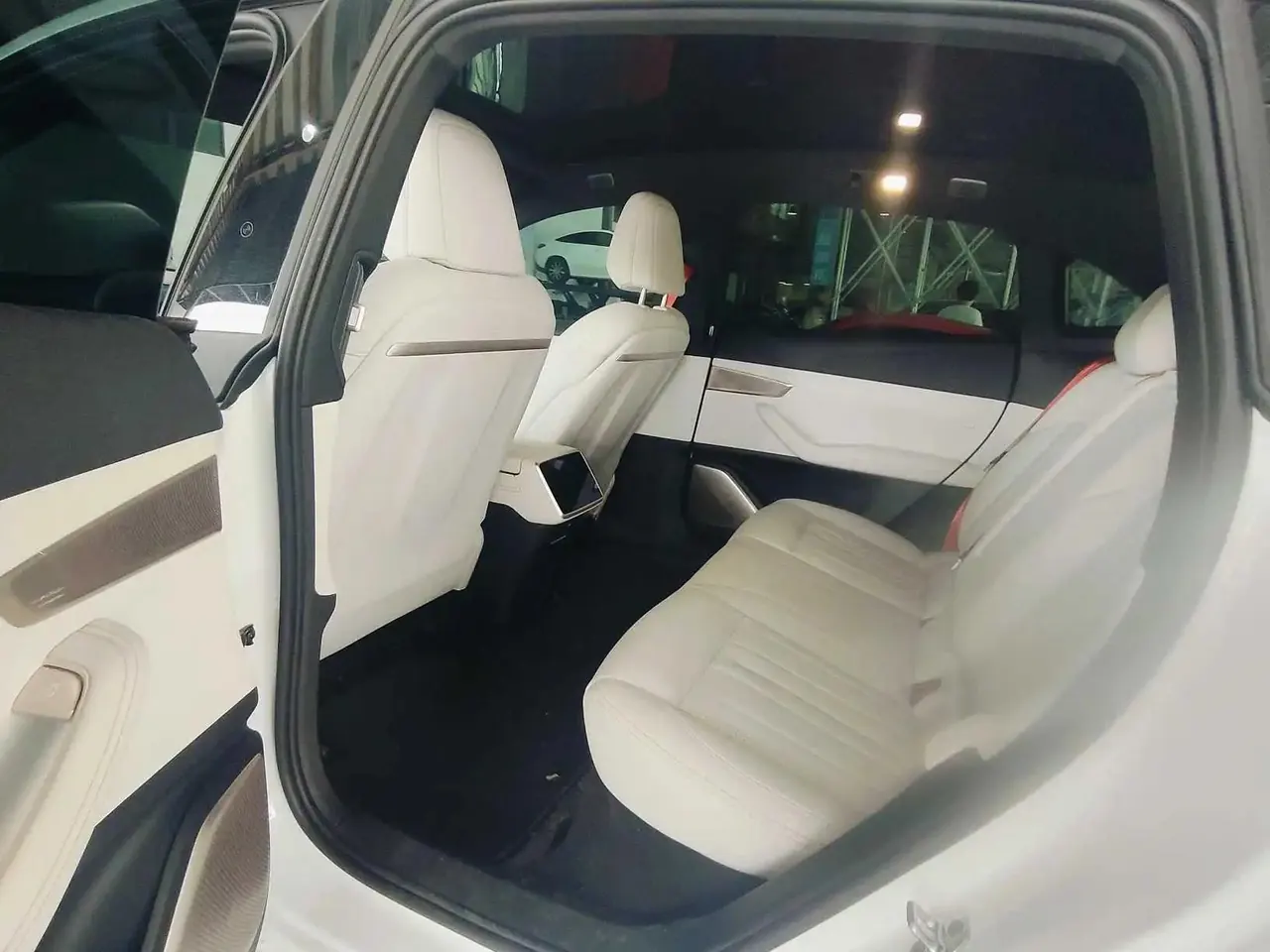 ONVO 2025 L60 60kWh rear drive version automatic gear 5