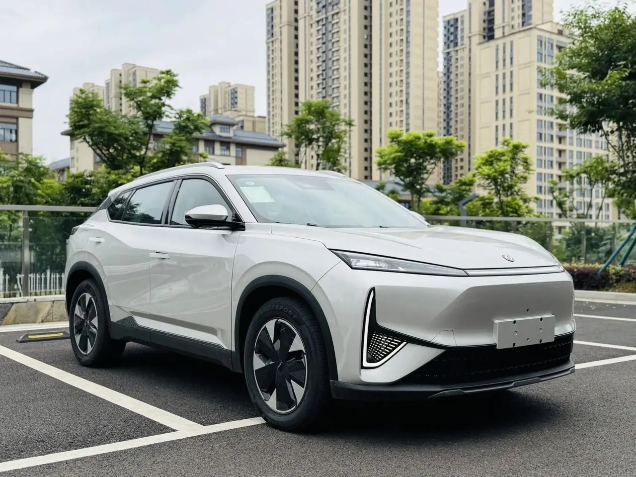 Fengshen 2025 L7 1.5T 205 Long Endurance Premium Automatic Gear 3