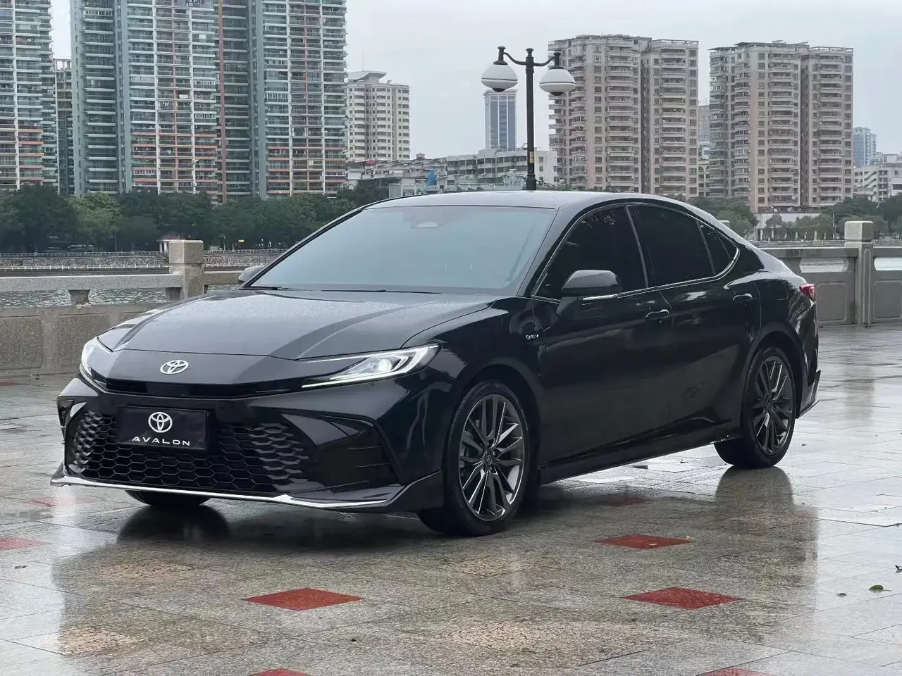 Открыть галерею: Toyota 2024 Camry Dual Engine 2.0HXS Stepless Sports PLUS Edition Automatic Gear