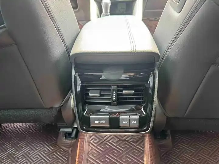 Asian Dragon 2023 2.0L XLE Premium Edition 16