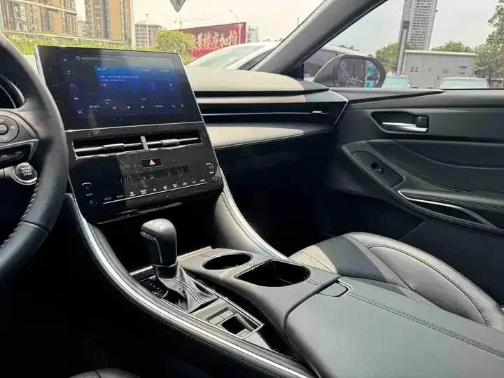 Asian Dragon 2023 2.0L XLE Premium Edition 23