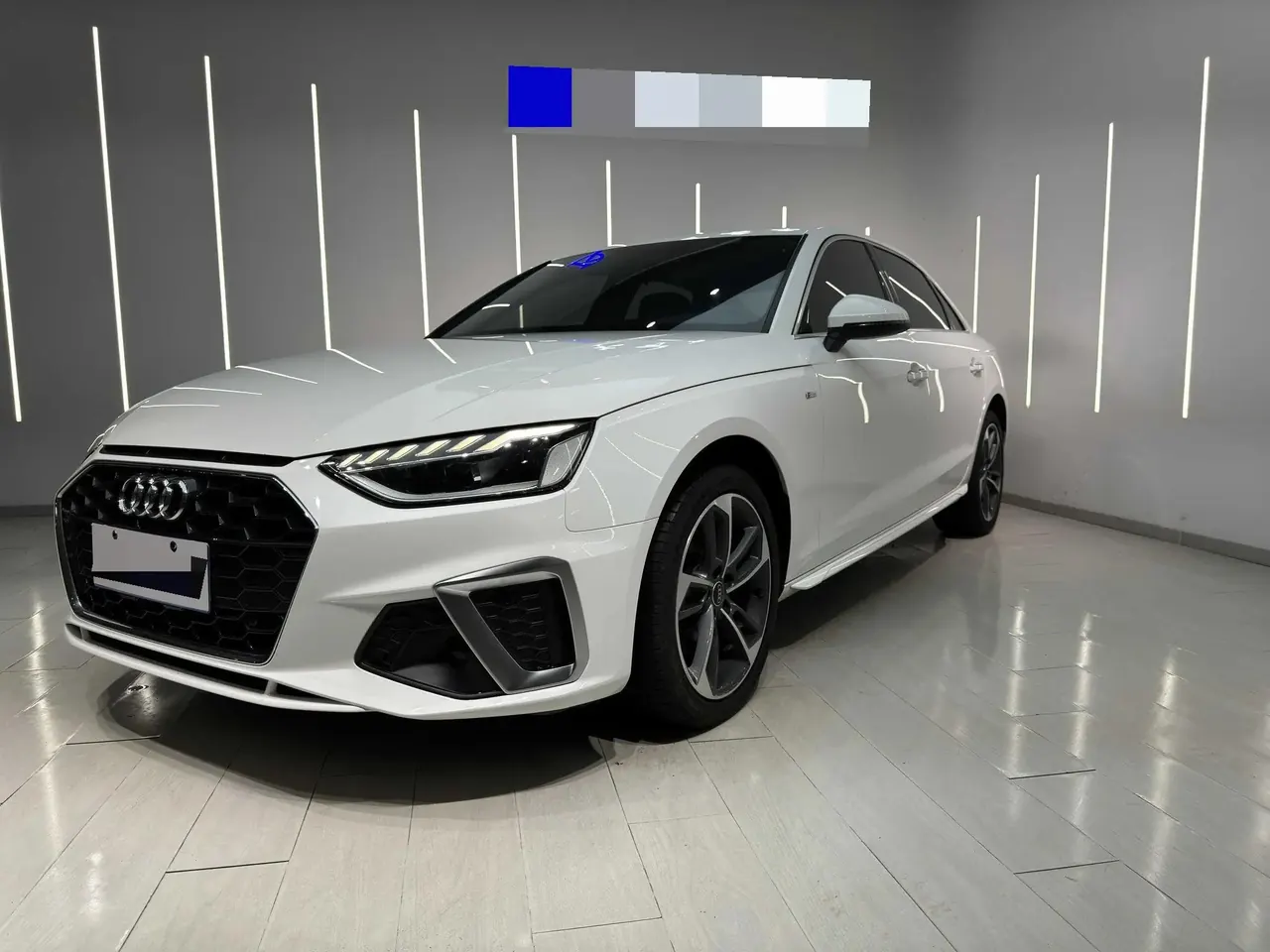 Audi A4L 2022 model 40 TFSI Sporty Style version - View 1