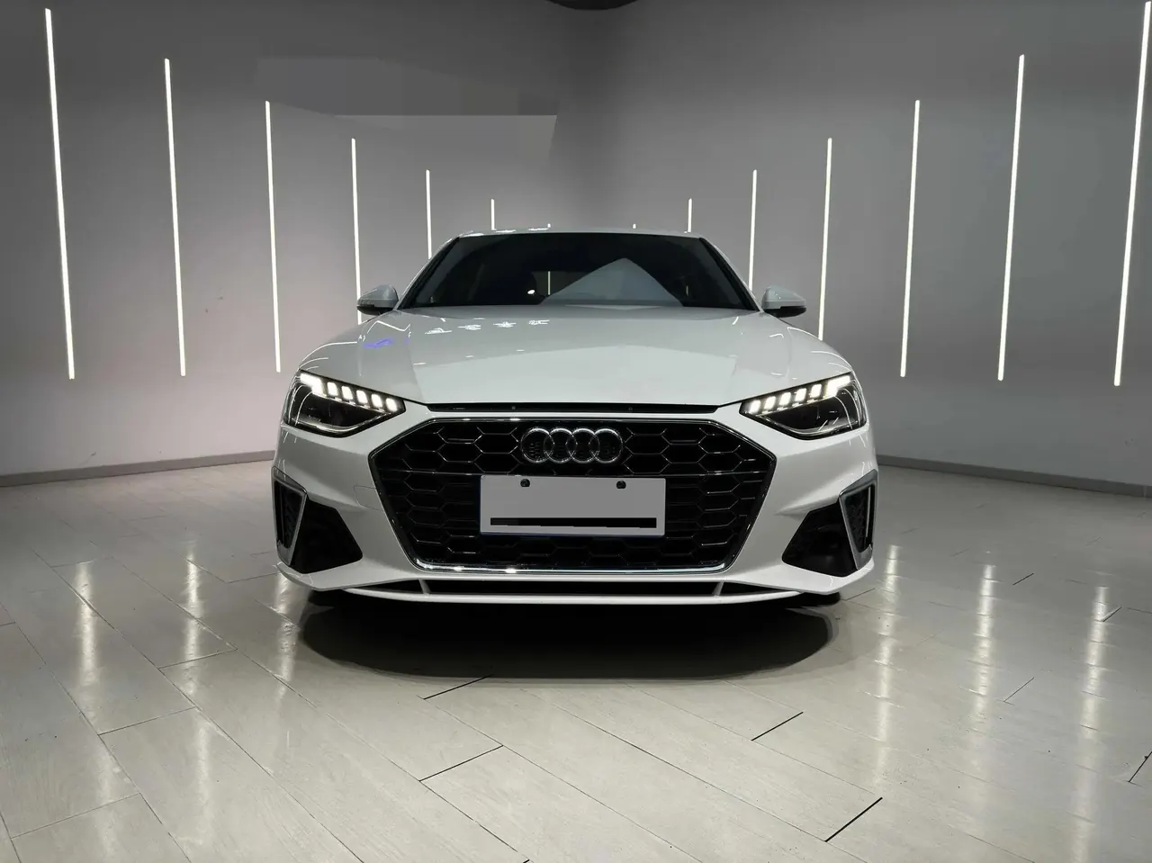 Audi A4L 2022 model 40 TFSI Sporty Style version 2