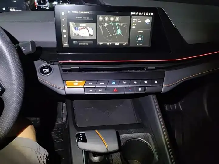 ChangAn UNI-V 2024 1.5T Honorable Model 13
