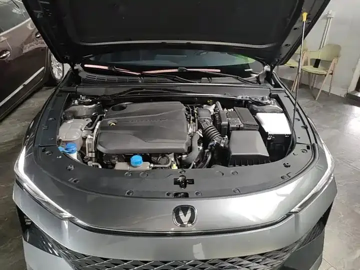ChangAn UNI-V 2024 1.5T Honorable Model 20