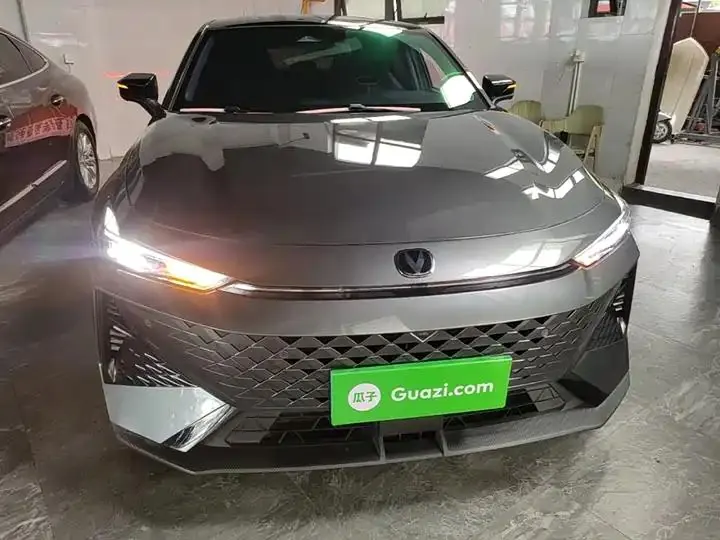 ChangAn UNI-V 2024 1.5T Honorable Model 3