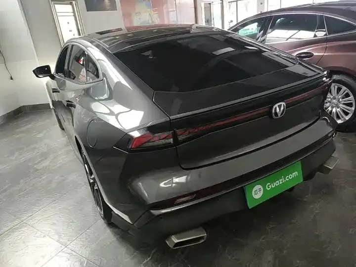 ChangAn UNI-V 2024 1.5T Honorable Model 5