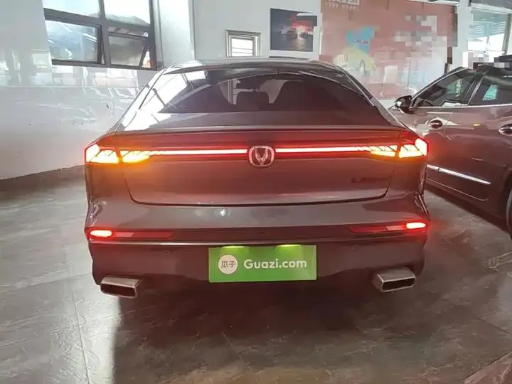 ChangAn UNI-V 2024 1.5T Honorable Model 6