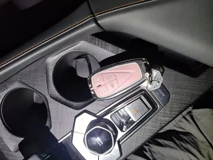 ChangAn UNI-V 2024 1.5T Honorable Model 9