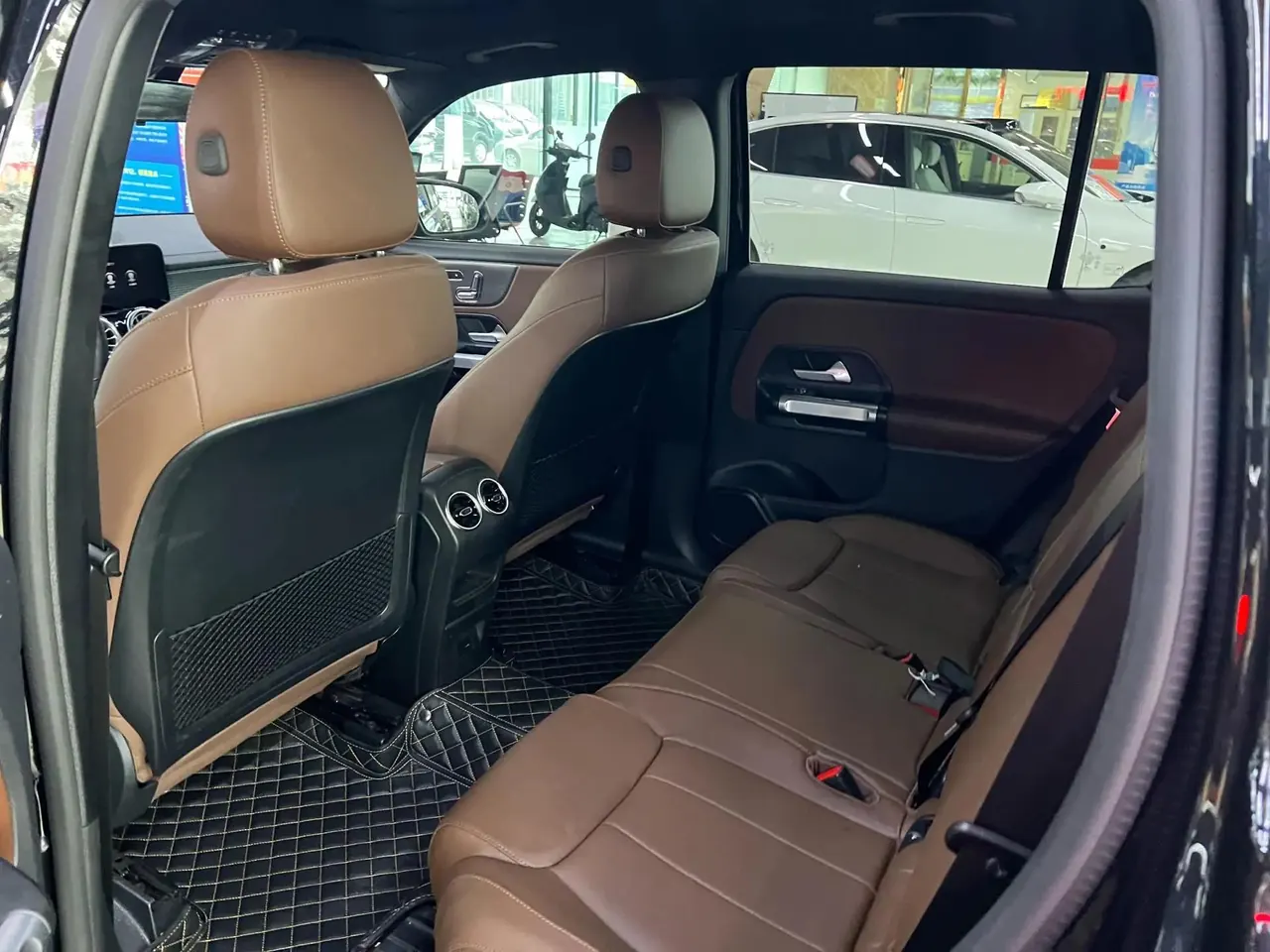 Mercedes Benz GLB 2023 GLB 220 Fashion 5