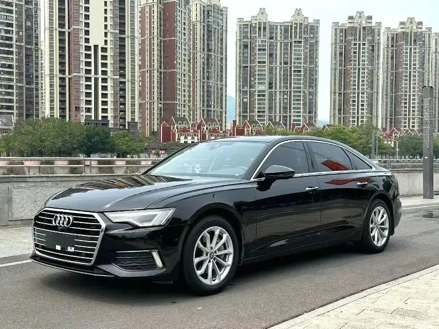 Открыть галерею: Audi A6L 2021 40 TFSI Deluxe Elegant