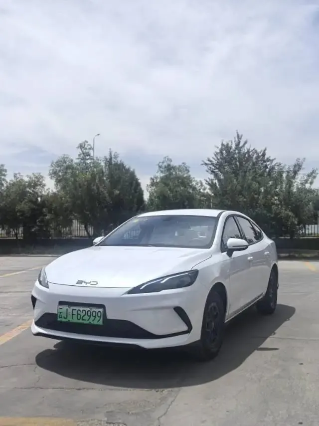 Открыть галерею: Seal 05 DM-i 2026 DM-i 128KM luxury model