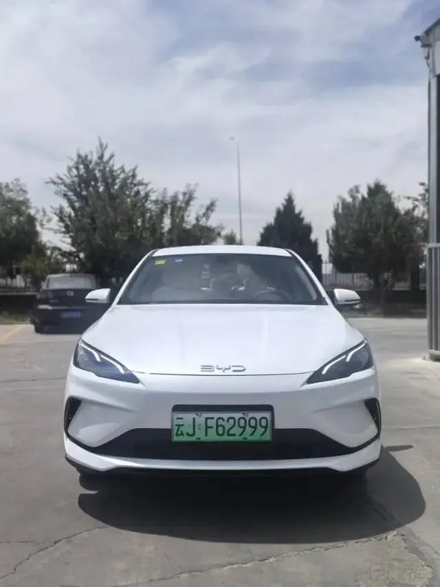 Seal 05 DM-i 2026 DM-i 128KM luxury model 3