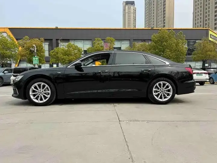 Audi A6L 2021 40 TFSI Deluxe Elegant 18