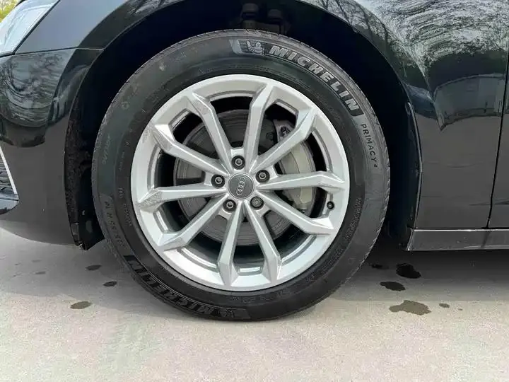 Audi A6L 2021 40 TFSI Deluxe Elegant 19