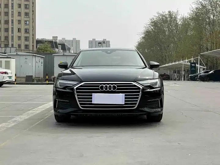 Audi A6L 2021 40 TFSI Deluxe Elegant 2