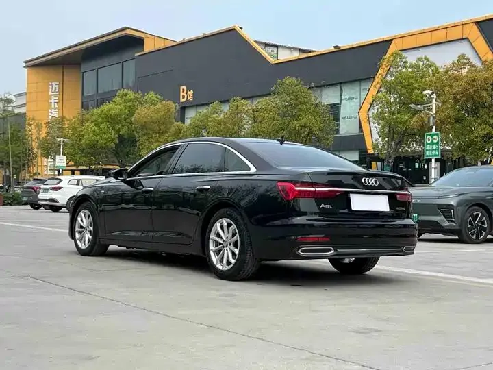 Audi A6L 2021 40 TFSI Deluxe Elegant 4