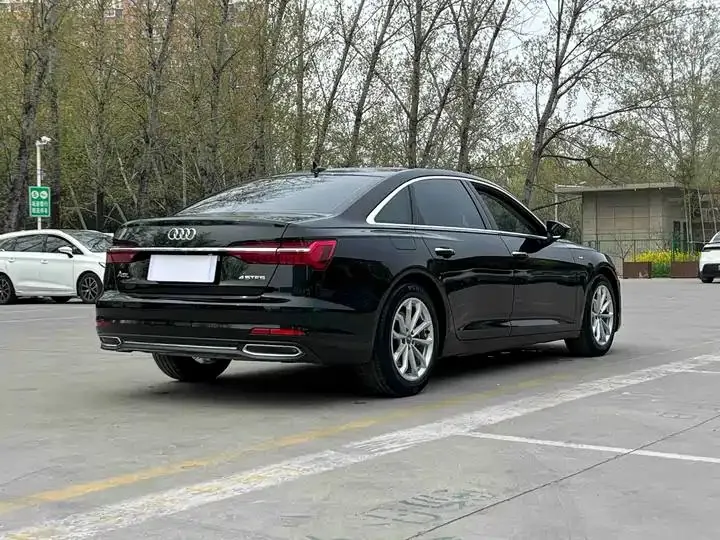 Audi A6L 2021 40 TFSI Deluxe Elegant 6