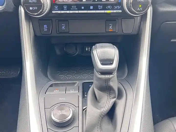 RAV4 RongFang 2020 Dual Engine 2.5L E-CVT Four-wheel Drive Elite PLUS Edition 13