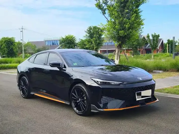 ChangAn UNI-V 2024 1.5T Premium 3