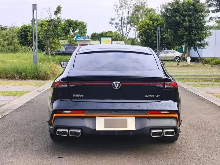 ChangAn UNI-V 2024 1.5T Premium 8