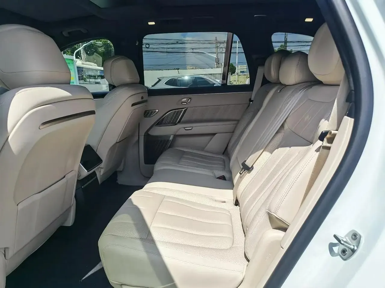 ONVO 2025 L90 Ultra Seven-seat Automatic Gear 6
