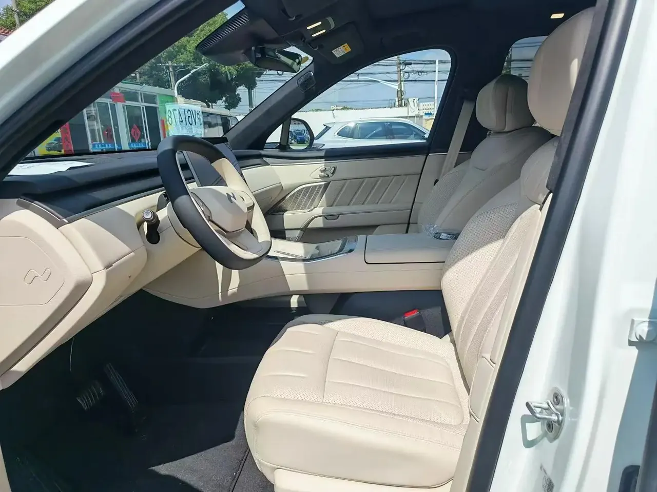 ONVO 2025 L90 Ultra Seven-seat Automatic Gear 9