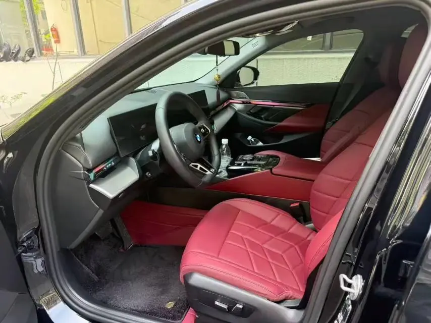 BMW 5 Series 2025 530Li 48V 2.0T Leading Model M Sport Package Automatic 2