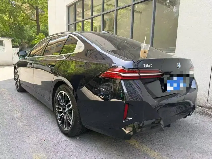 BMW 5 Series 2025 530Li 48V 2.0T Leading Model M Sport Package Automatic 5