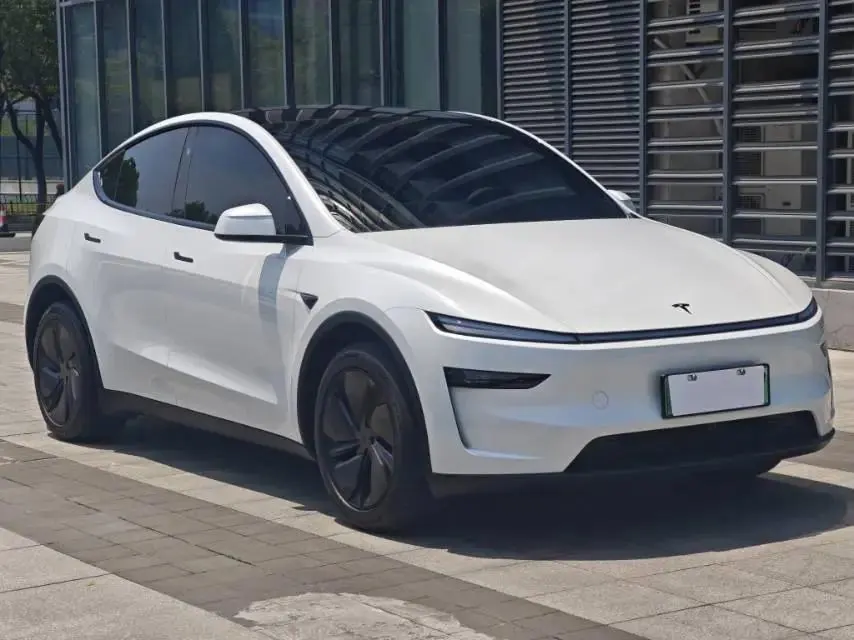 Tesla 2026 Model Y long endurance rear wheel drive version automatic transmission 3
