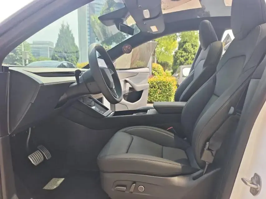 Tesla 2026 Model Y long endurance rear wheel drive version automatic transmission 4