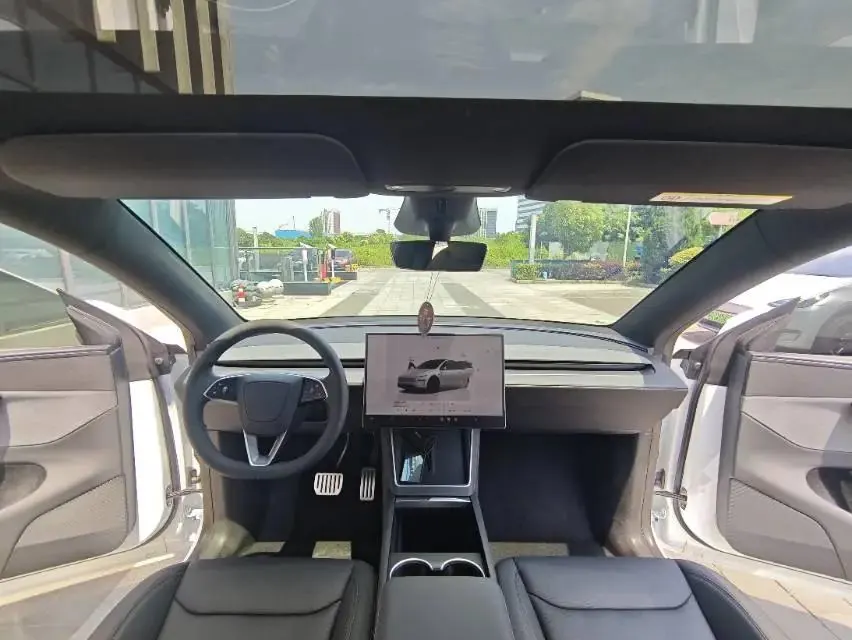 Tesla 2026 Model Y long endurance rear wheel drive version automatic transmission 8