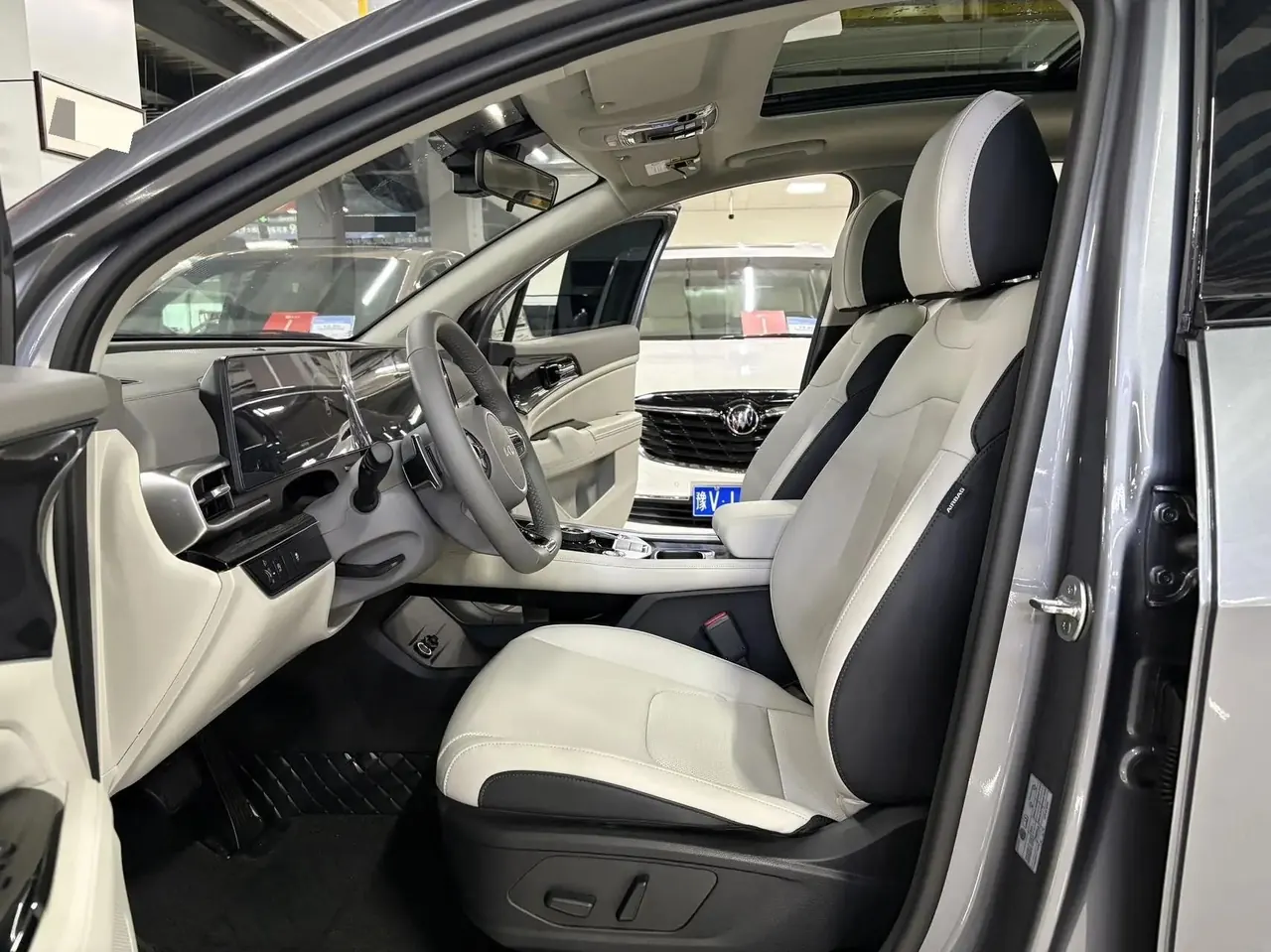 Kia 2025 Lion Platinum Extension 1.5T Two-wheel Drive Premium Smart Edition Automatic Gear 4