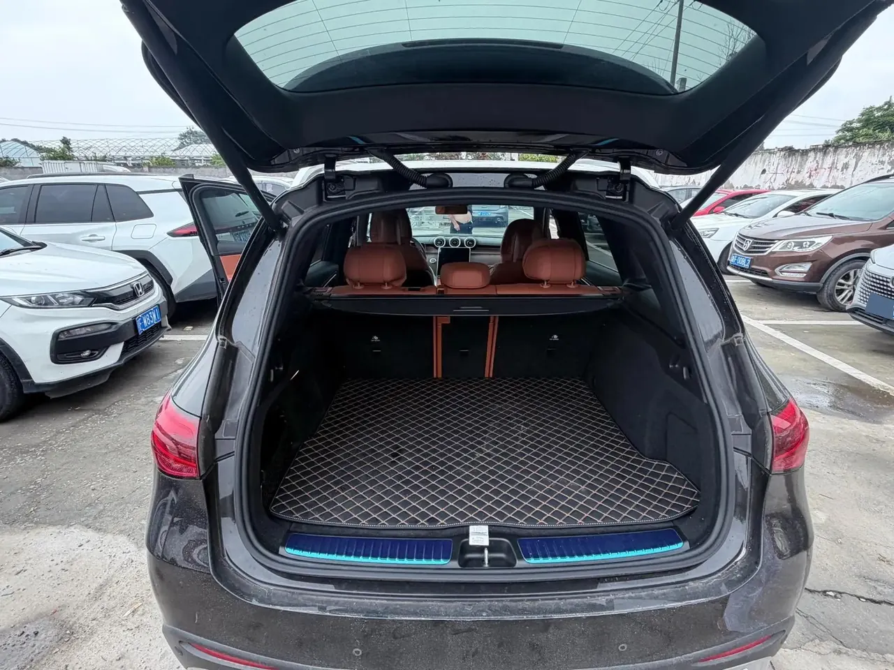 Mercedes Benz 2026 GLC 300 L 4MATIC 48V 2.0T Sporty 5-Seater Automatic 3