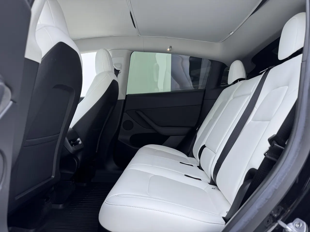 Model Y 2022 rear-wheel drive version 3