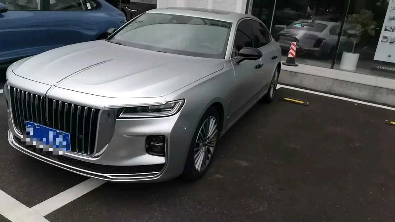 Open image lightbox: HongQi H9 2020 model 2.0T Intelligent Connected Flag-Charm Edition