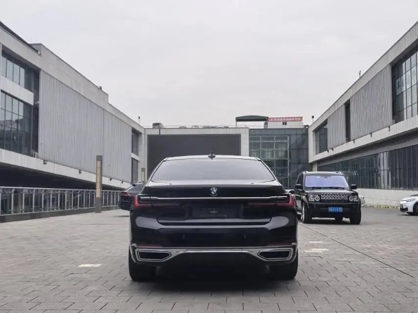 BMW 7 Series 2019 Modified 730Li Deluxe Suit 8