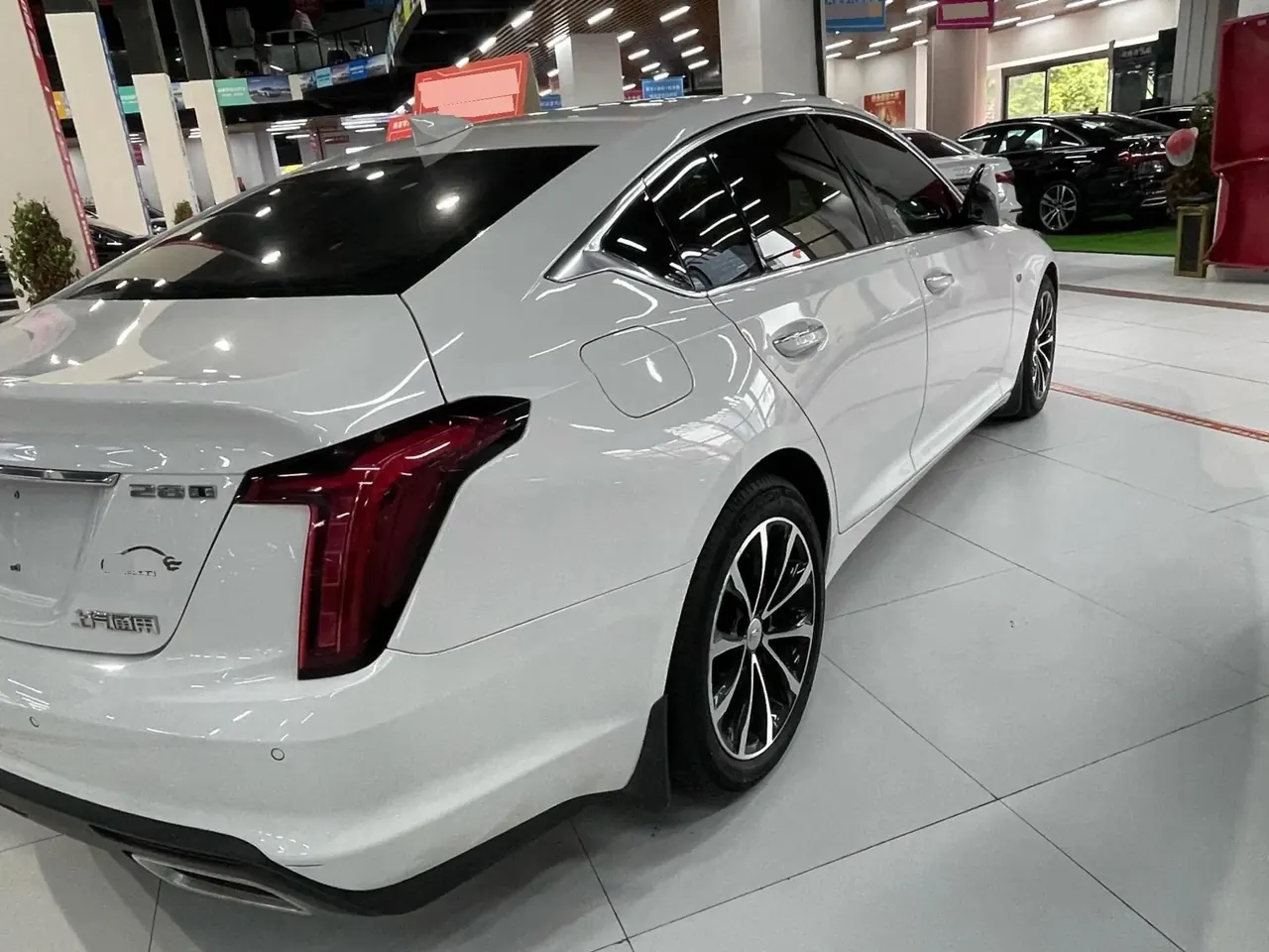 Cadillac CT5 2021 28T Luxury Model 5