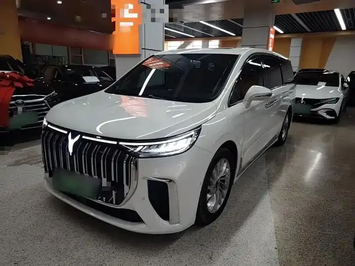 Открыть галерею: Dreamer 2022 Low-Carbon Edition – Xiang Intelligent Driving Package