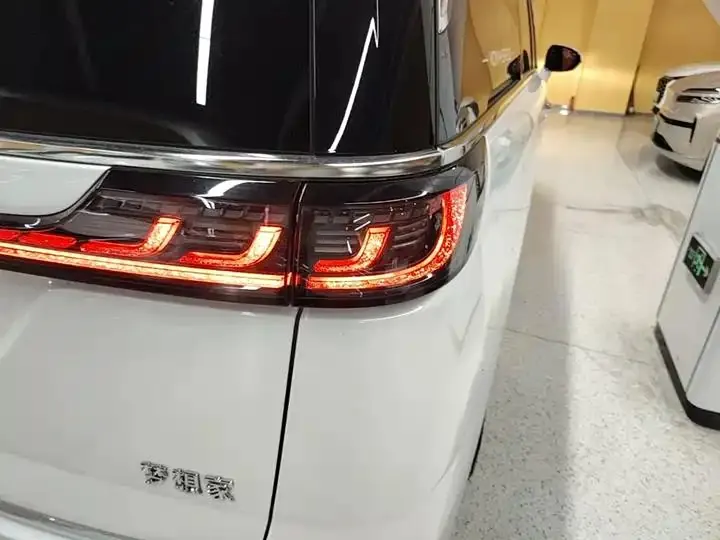 Dreamer 2022 Low-Carbon Edition – Xiang Intelligent Driving Package 8